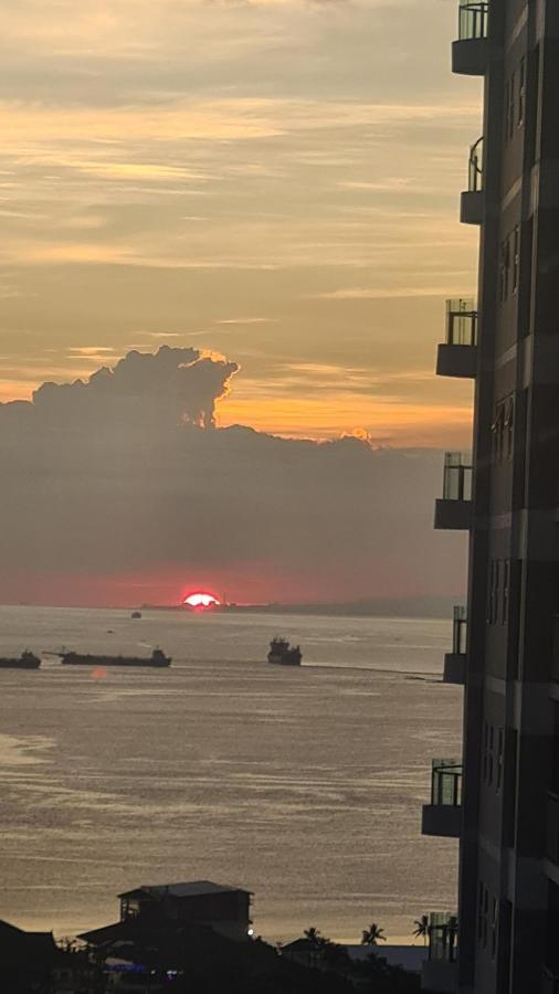 Cozy Penthouse 2Br Suite W Balcony - Amazing Manila Bay View And City Skyline Near Moa パサイ エクステリア 写真